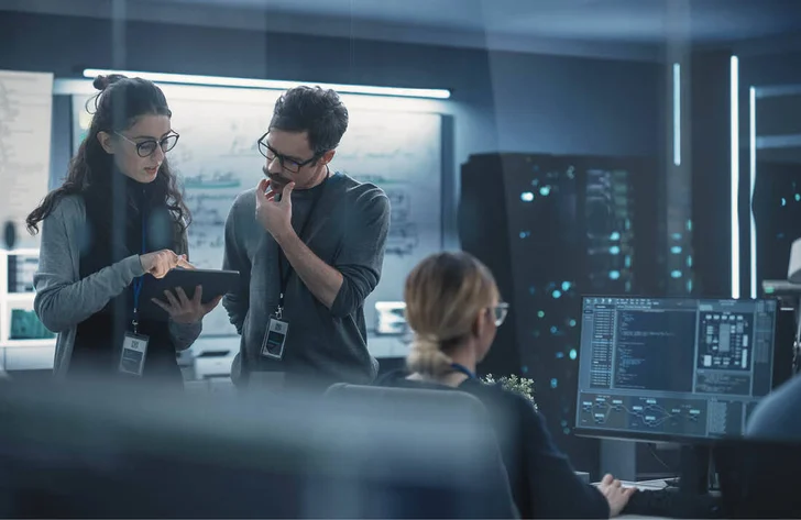 Application Modernization Services: Bridging the Gap Between Legacy Systems and Modern Technology